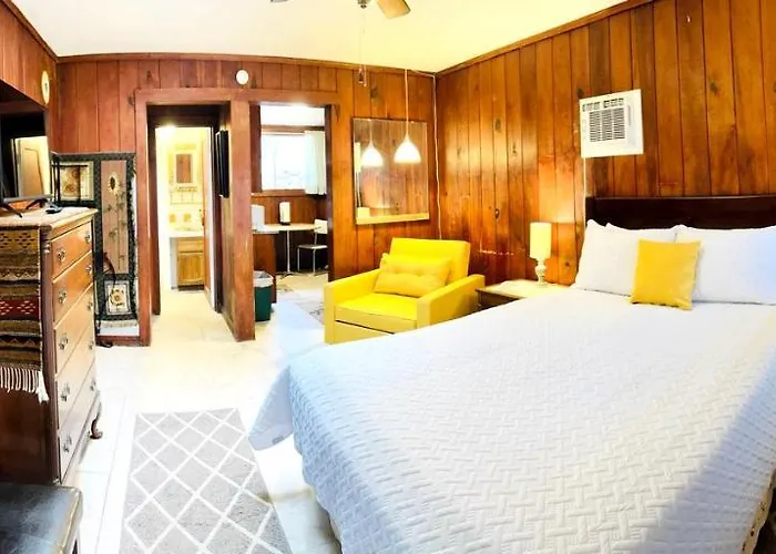 Mile High Ranch Hotel