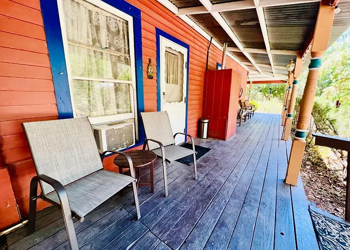Mile High Ranch Hotel *